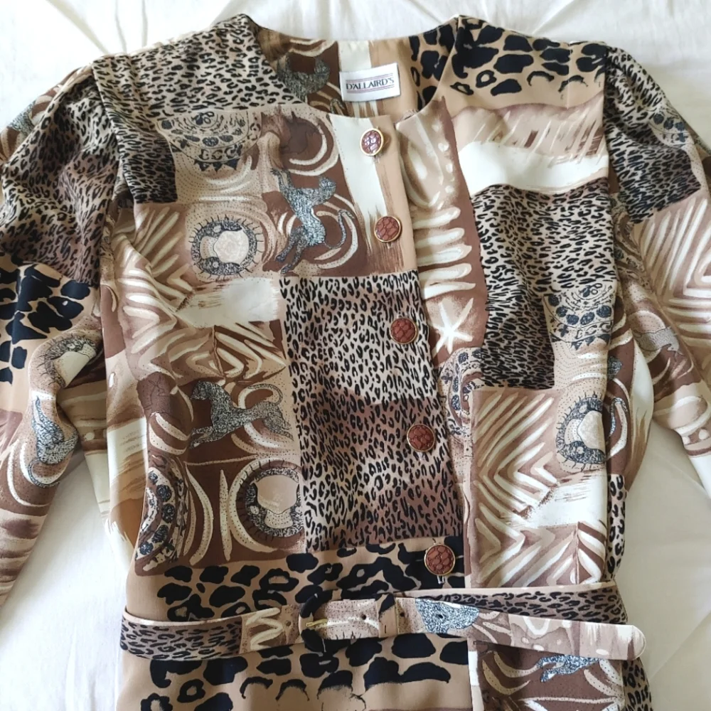 D'allaird's vintage 80s brown animal print belted midi dress. Size 16 - Picture 4 of 17